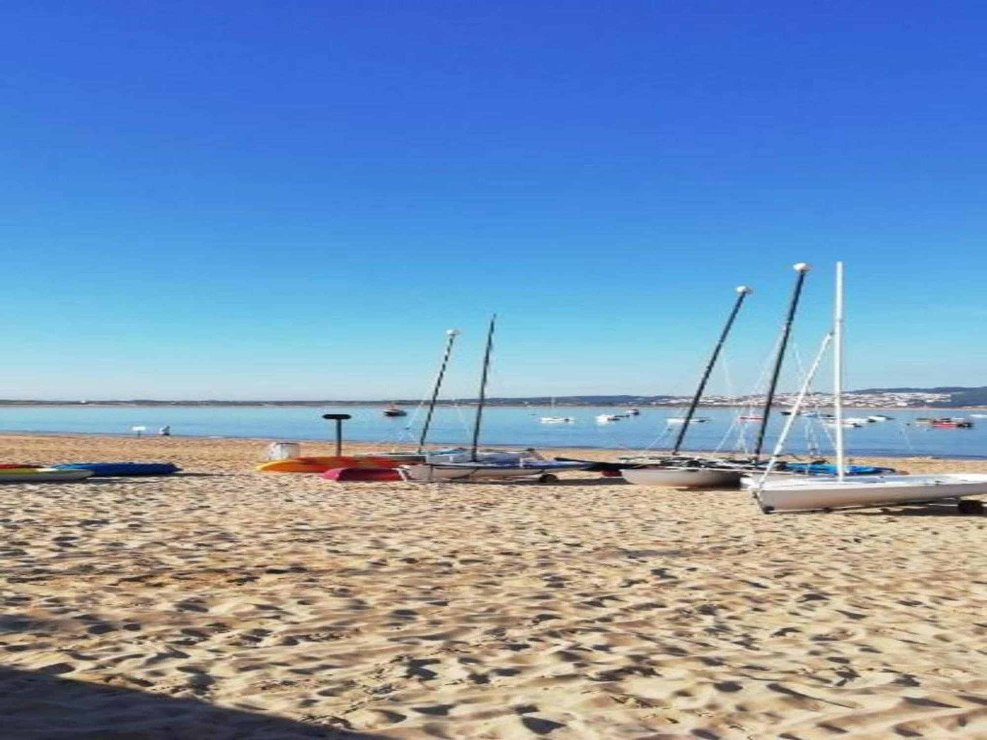 Beautiful Apartment In S O Martinho Do Porto With Balcony 상 마르티뇨 두 포르투 외부 사진