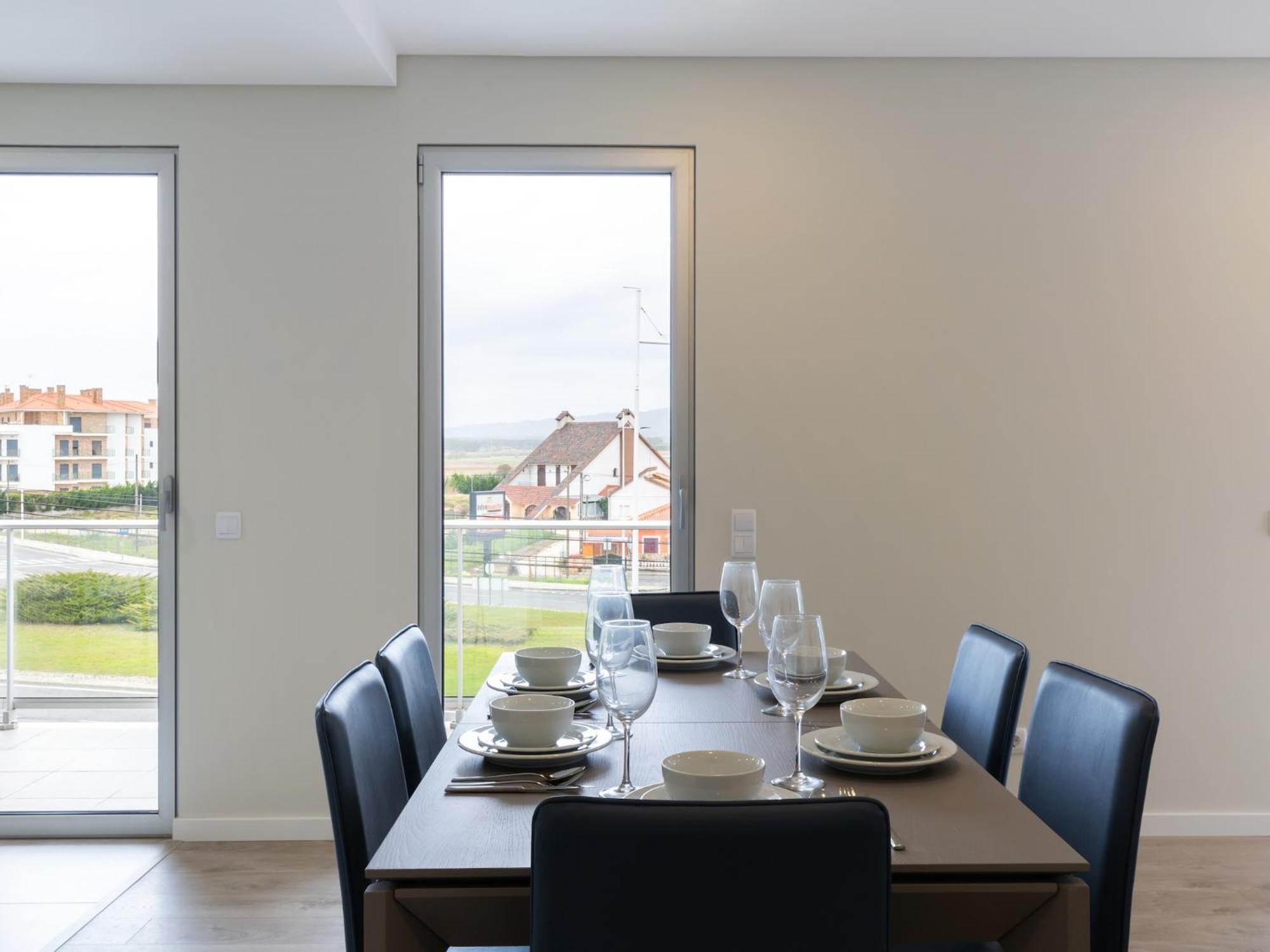 Beautiful Apartment In S O Martinho Do Porto With Balcony 상 마르티뇨 두 포르투 외부 사진