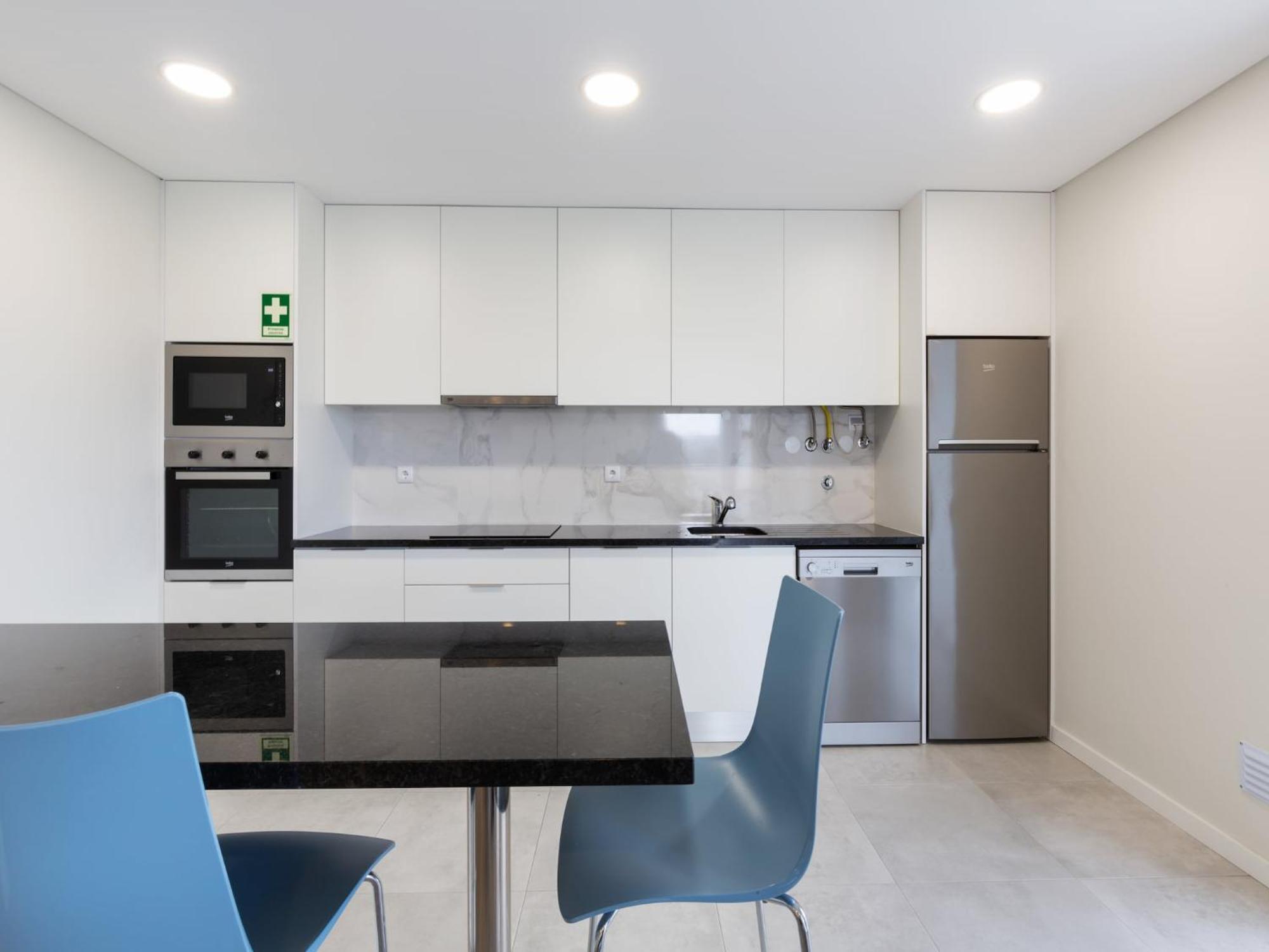 Beautiful Apartment In S O Martinho Do Porto With Balcony 상 마르티뇨 두 포르투 외부 사진