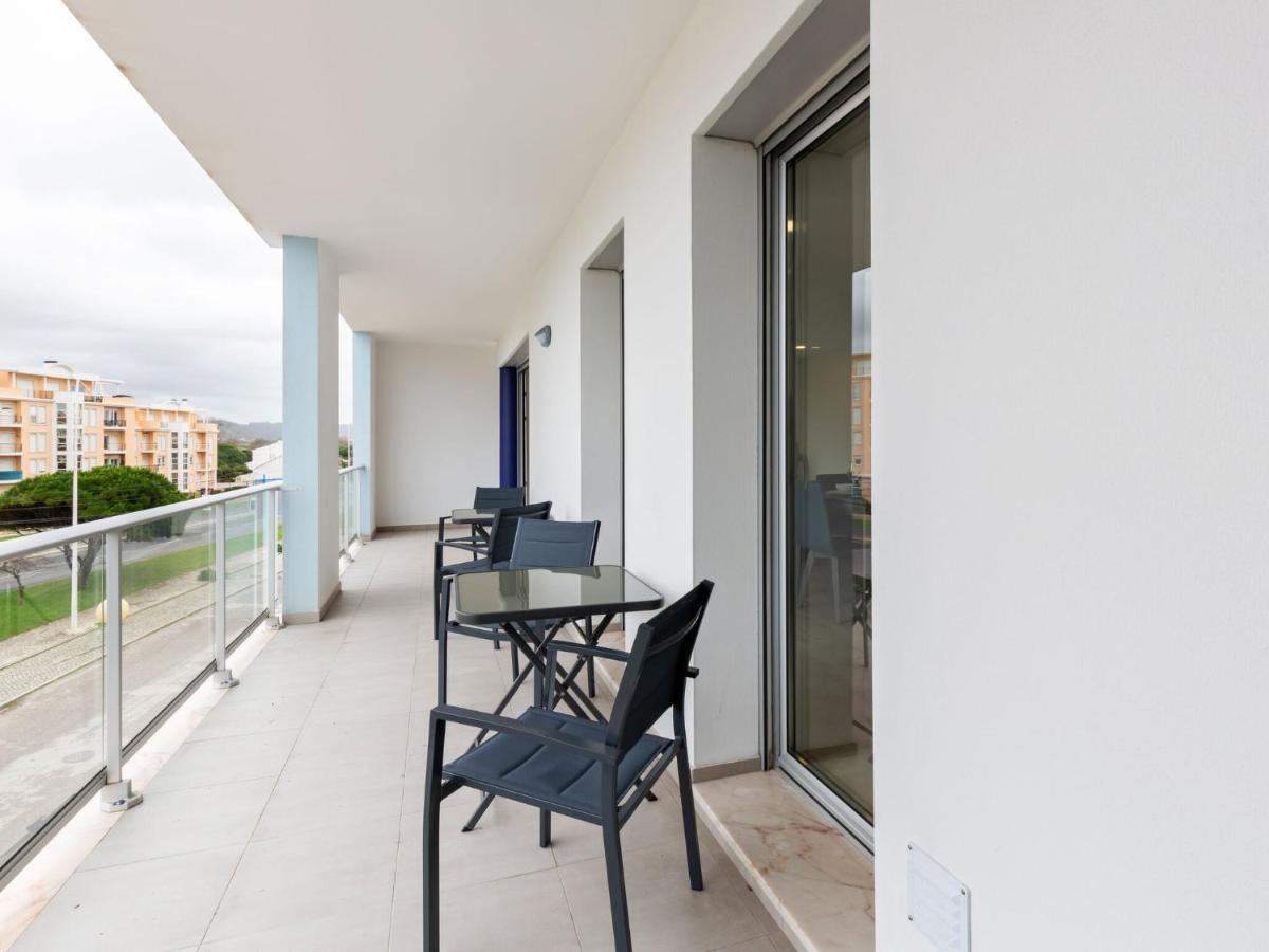 Beautiful Apartment In S O Martinho Do Porto With Balcony 상 마르티뇨 두 포르투 외부 사진