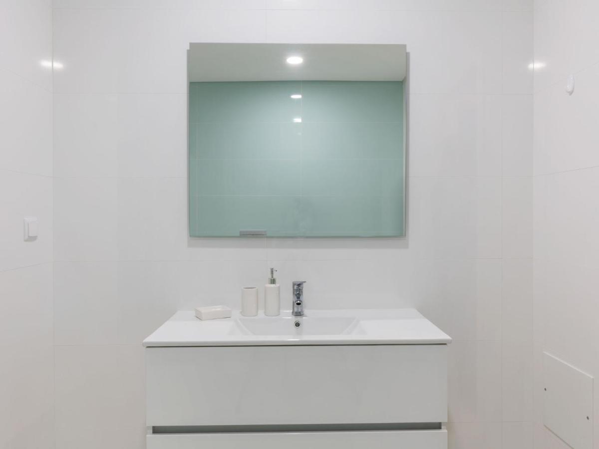 Beautiful Apartment In S O Martinho Do Porto With Balcony 상 마르티뇨 두 포르투 외부 사진