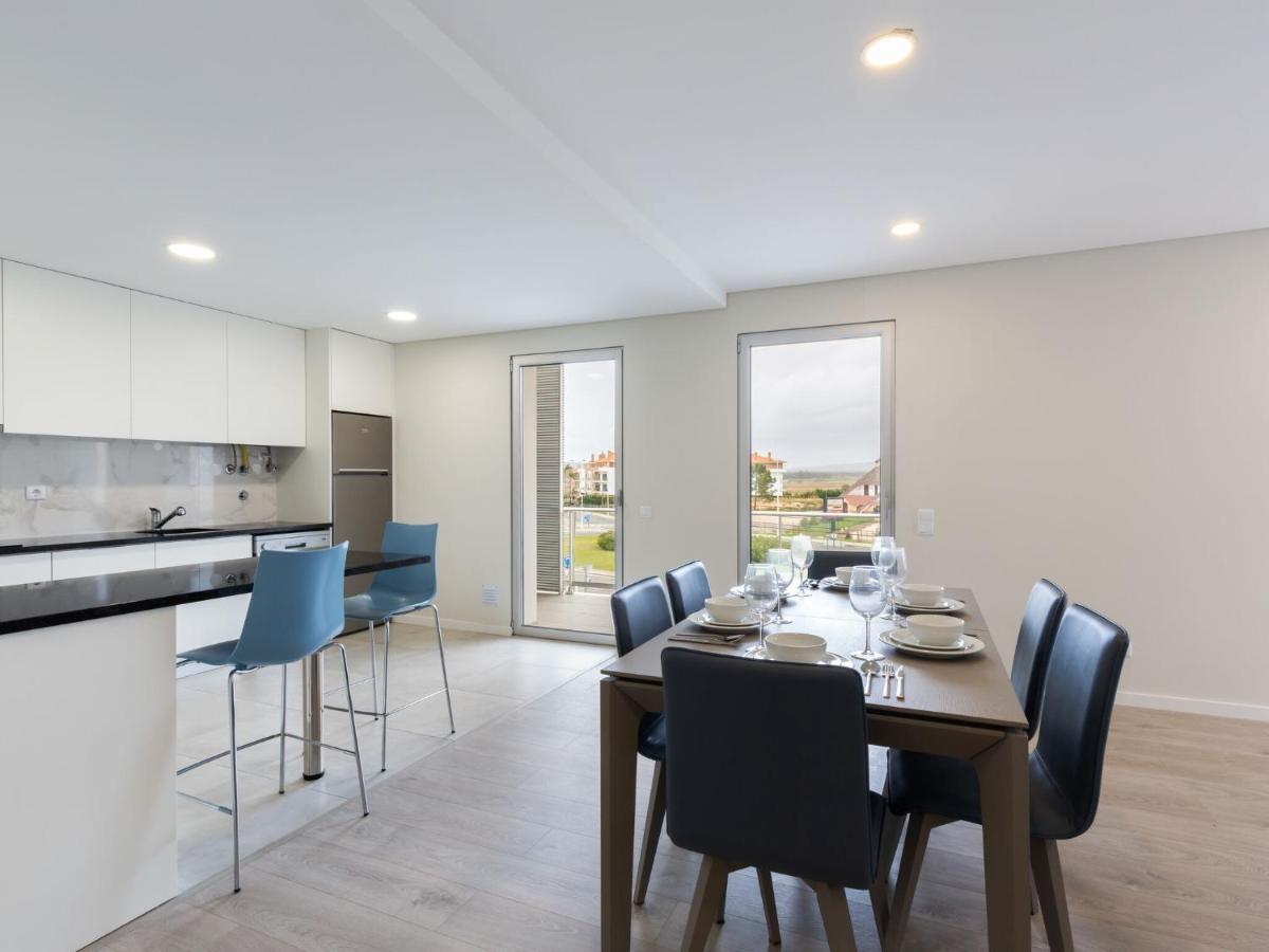 Beautiful Apartment In S O Martinho Do Porto With Balcony 상 마르티뇨 두 포르투 외부 사진